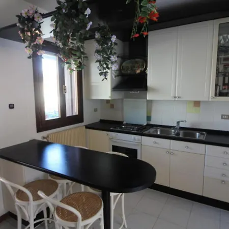 Seaside Flat In The Heart Of Lignano Апартаменты