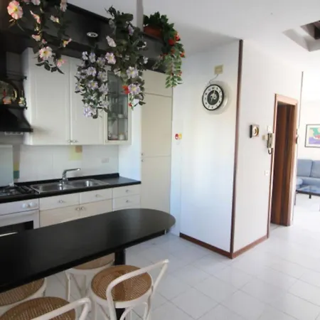 Seaside Flat In The Heart Of Lignano
