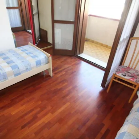 Seaside Flat In The Heart Of Lignano Линьяно-Саббьядоро