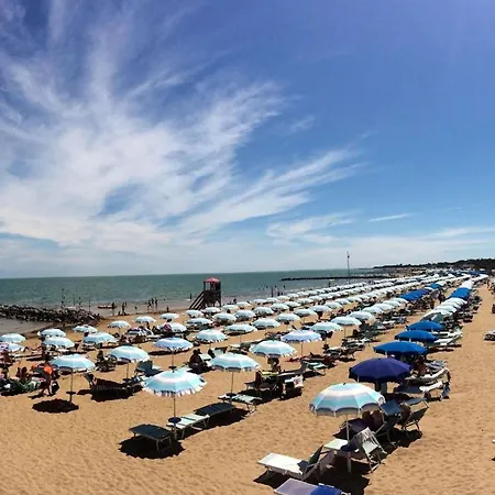 Апартаменты Seaside Flat In The Heart Of Lignano *