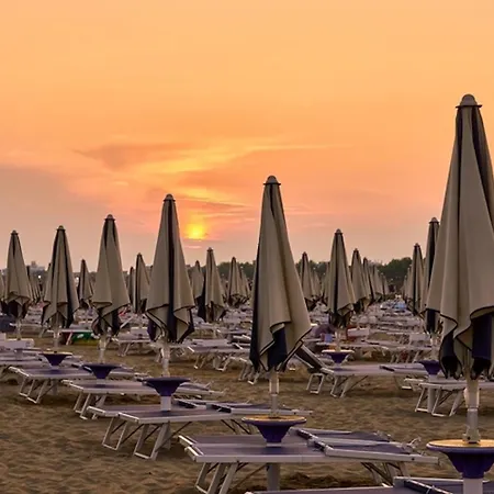 Апартаменты Seaside Flat In The Heart Of Lignano Линьяно-Саббьядоро