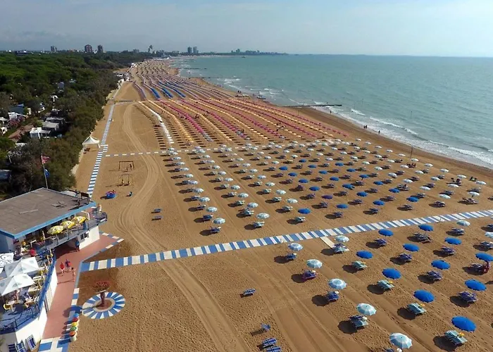 Seaside Flat In The Heart Of Lignano *